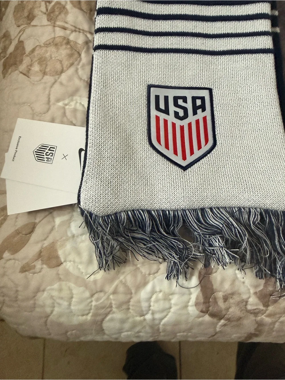 Nike Men’s Navy & White Striped Scarf with USA Crest